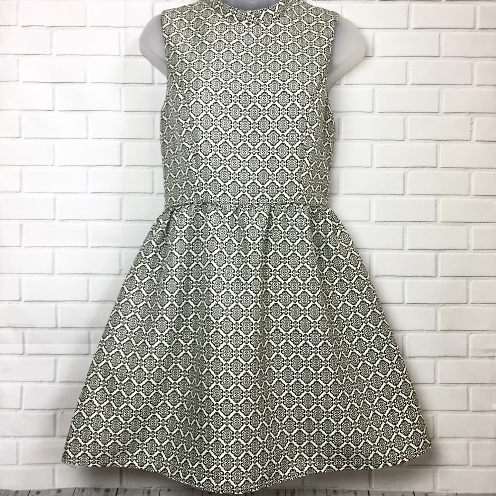 🐝 Adorable Navy & White Tapestry Dress
